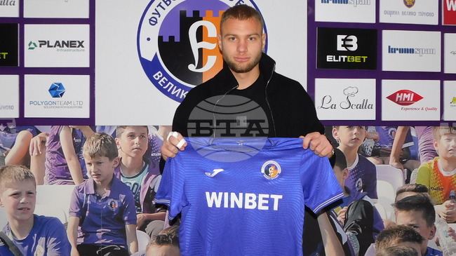 Етър привлече юноша на Левски