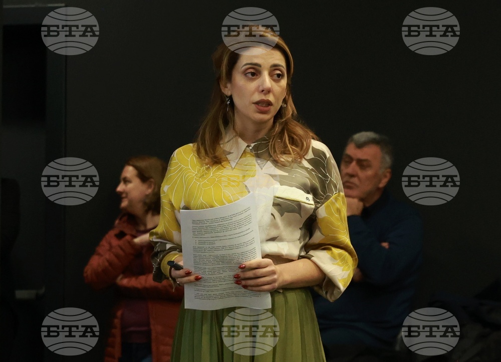 Недостиг на места в детските градина и училища - стратегия - представяне