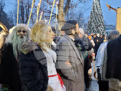 Долна Митрополия - кукерски игри - шествие