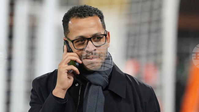 Лиъм Росиниър се надява да последва стъпките на бившия мениджър на Манчестър Юнайтед Алекс Фъргюсън и да превърне младите и неопитни футболисти на Челси в победители