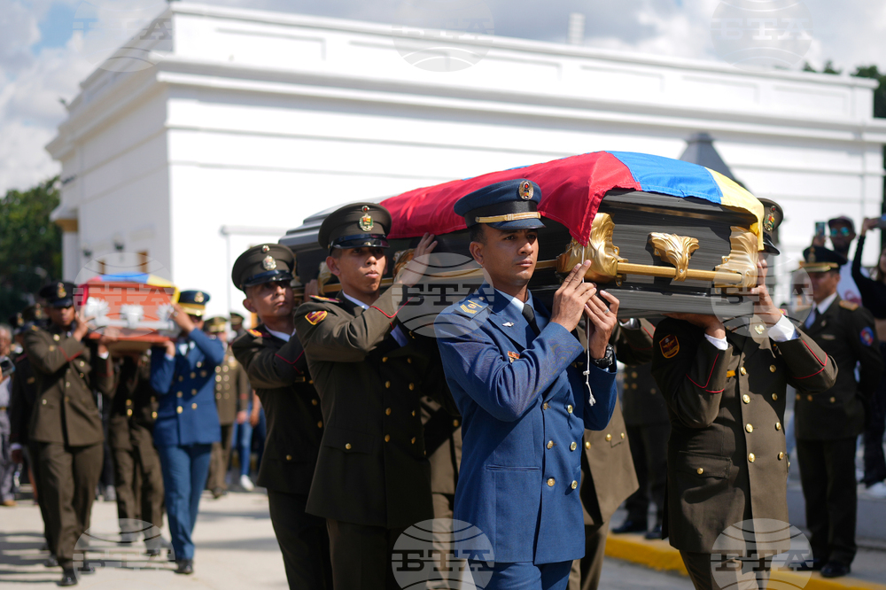Венецуелската армия погреба войниците си, убити при операцията на САЩ за залавянето на президента Мадуро