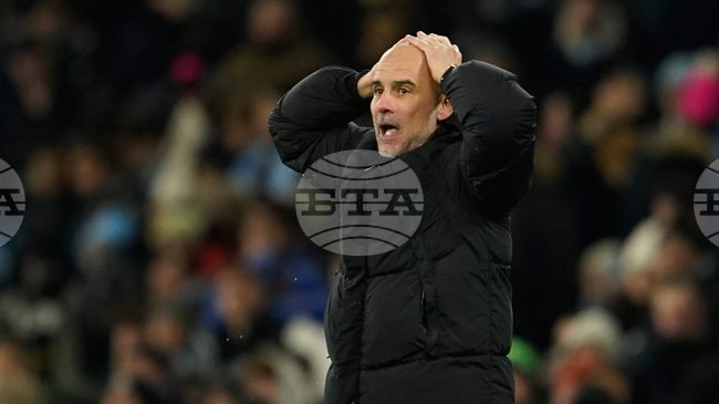 Манчестър Сити и Астън Вила загубиха точки в преследването на лидера Арсенал, Манчестър Юнайтед не успя да победи Бърнли в Англия