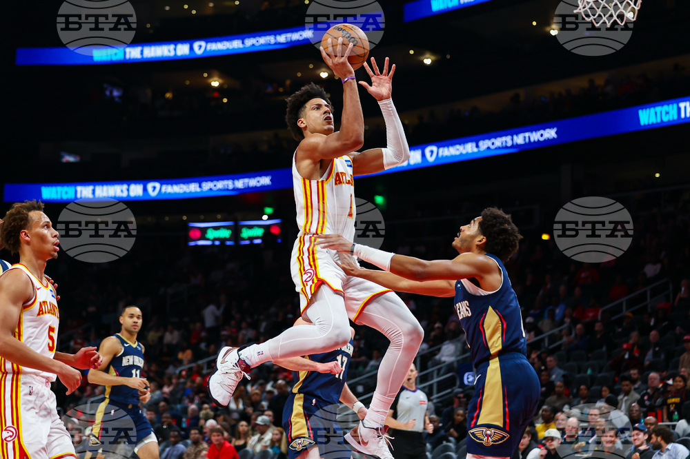 Pelicans Hawks Basketball