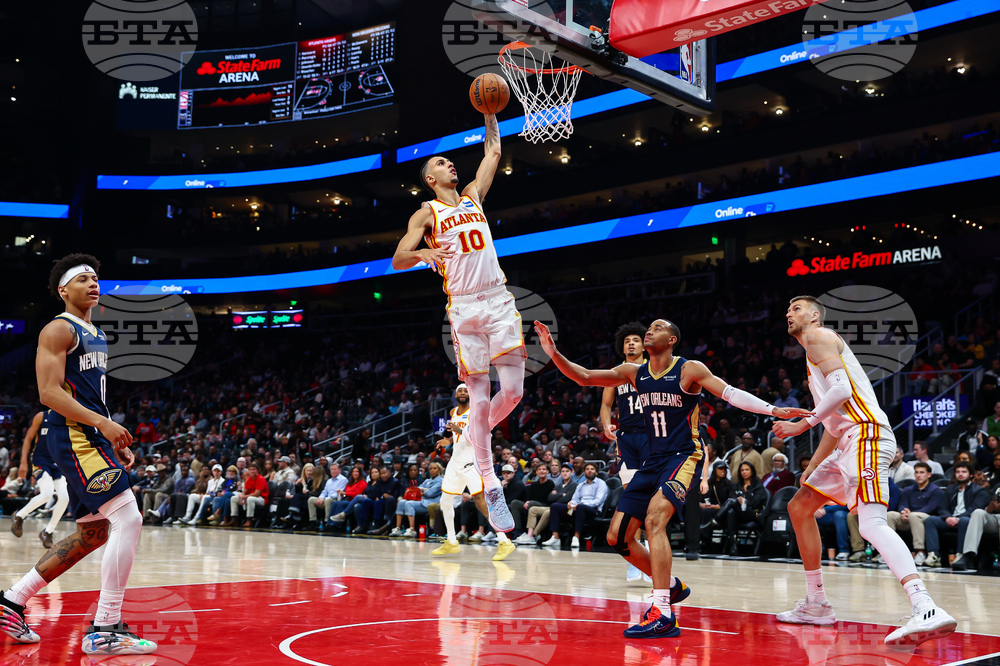 Pelicans Hawks Basketball