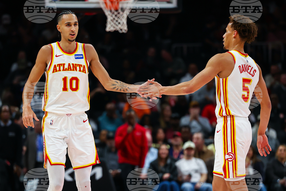 Pelicans Hawks Basketball