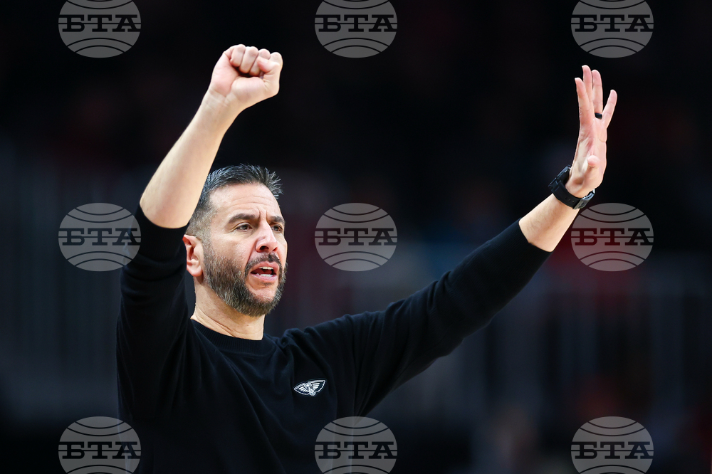 Pelicans Hawks Basketball