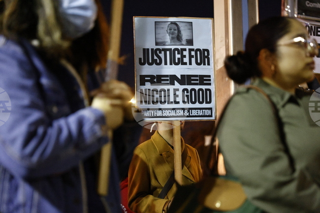 Коя е жената, която беше застреляна вчера в САЩ при акция на имиграционните власти в Минеаполис