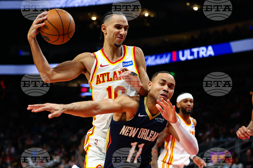 Pelicans Hawks Basketball