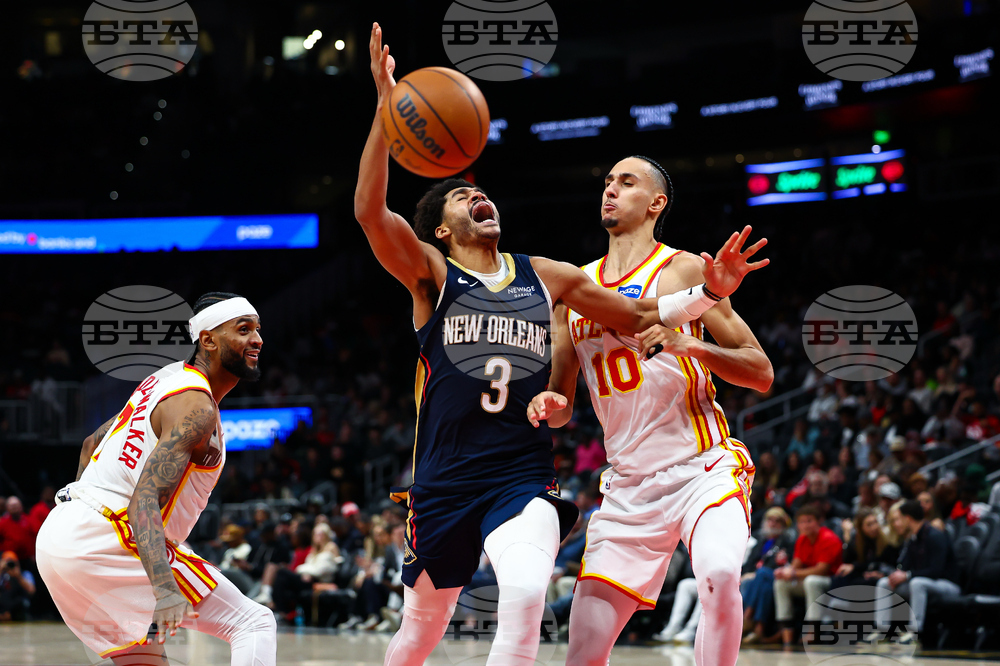 Pelicans Hawks Basketball