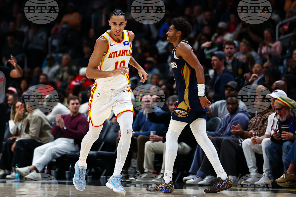 Pelicans Hawks Basketball