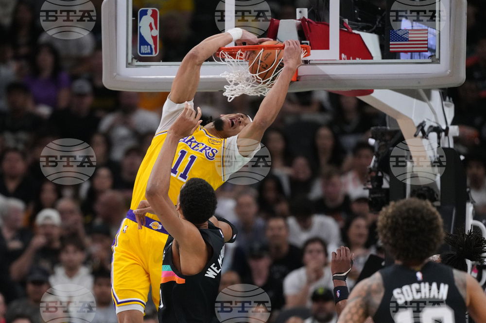 Lakers Spurs Basketball