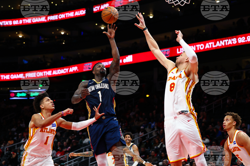 Pelicans Hawks Basketball