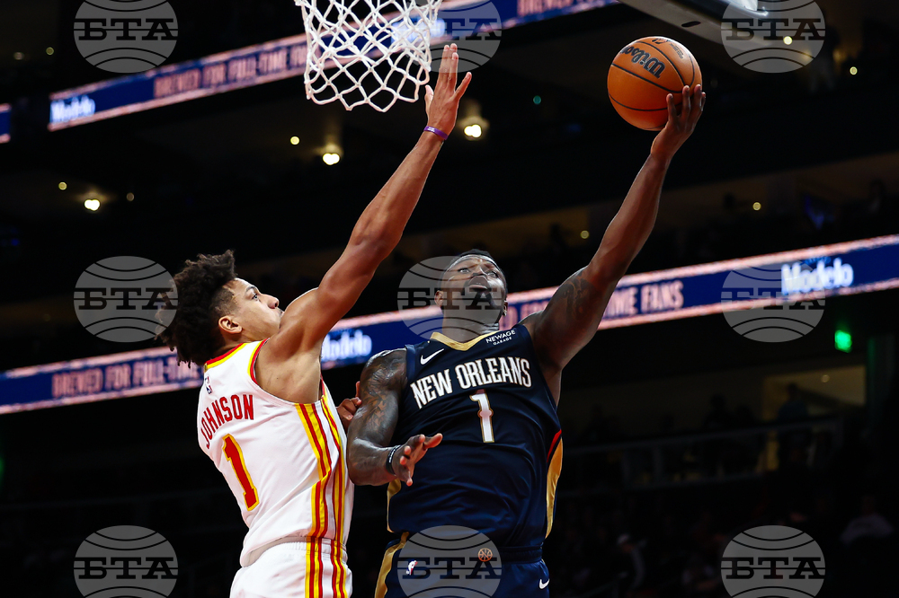 Pelicans Hawks Basketball