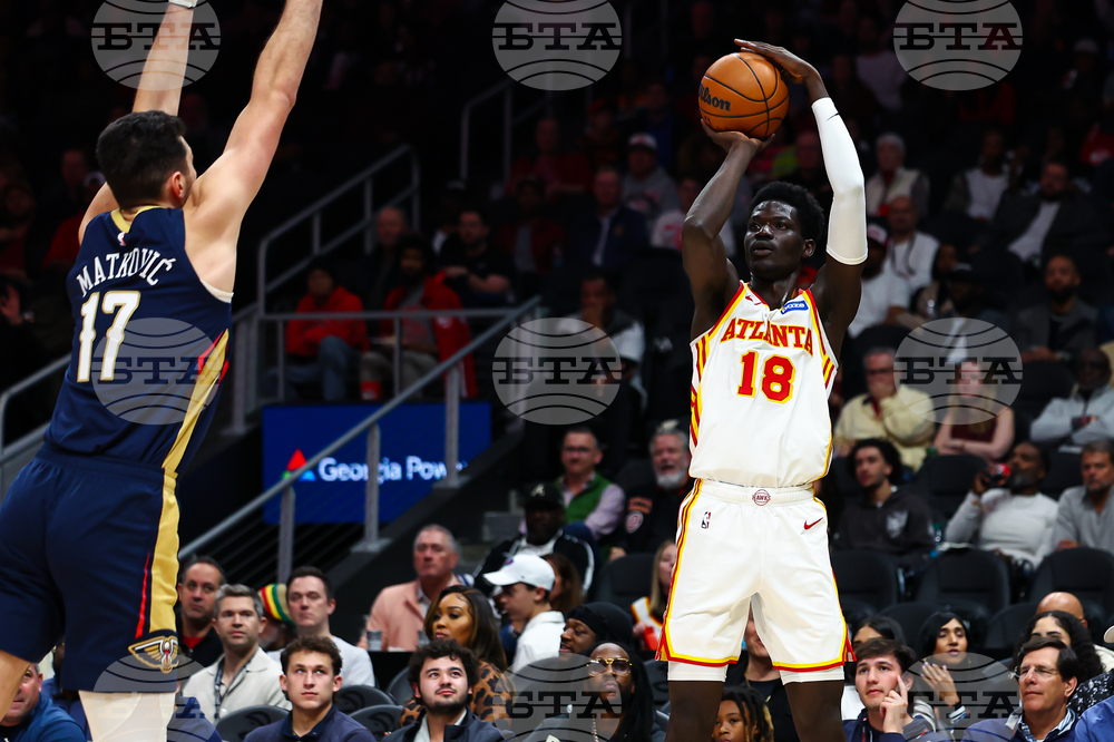 Pelicans Hawks Basketball