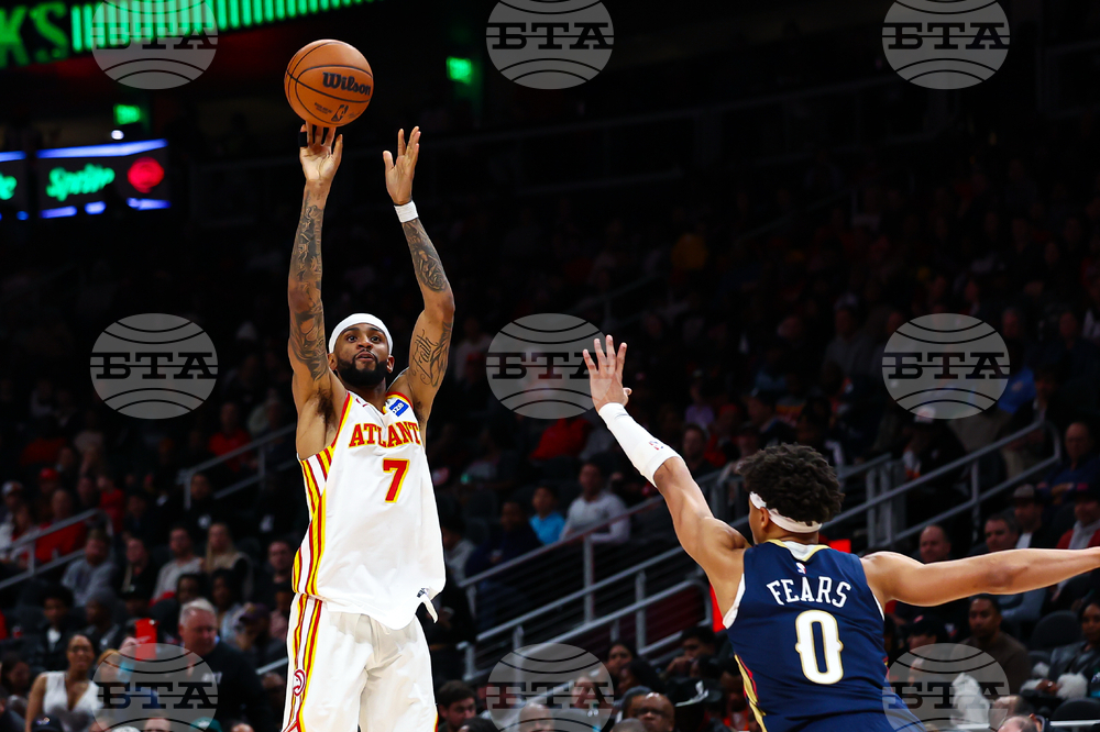 Pelicans Hawks Basketball