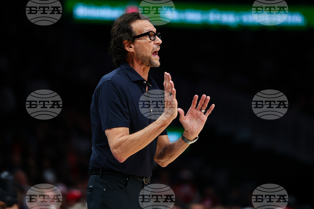 Pelicans Hawks Basketball