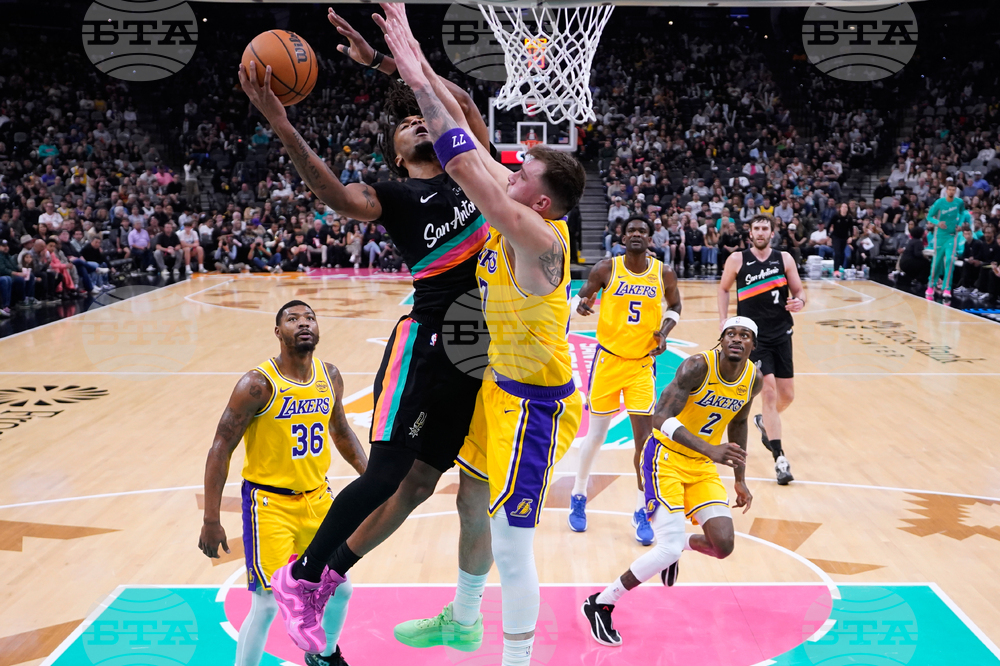 Lakers Spurs Basketball