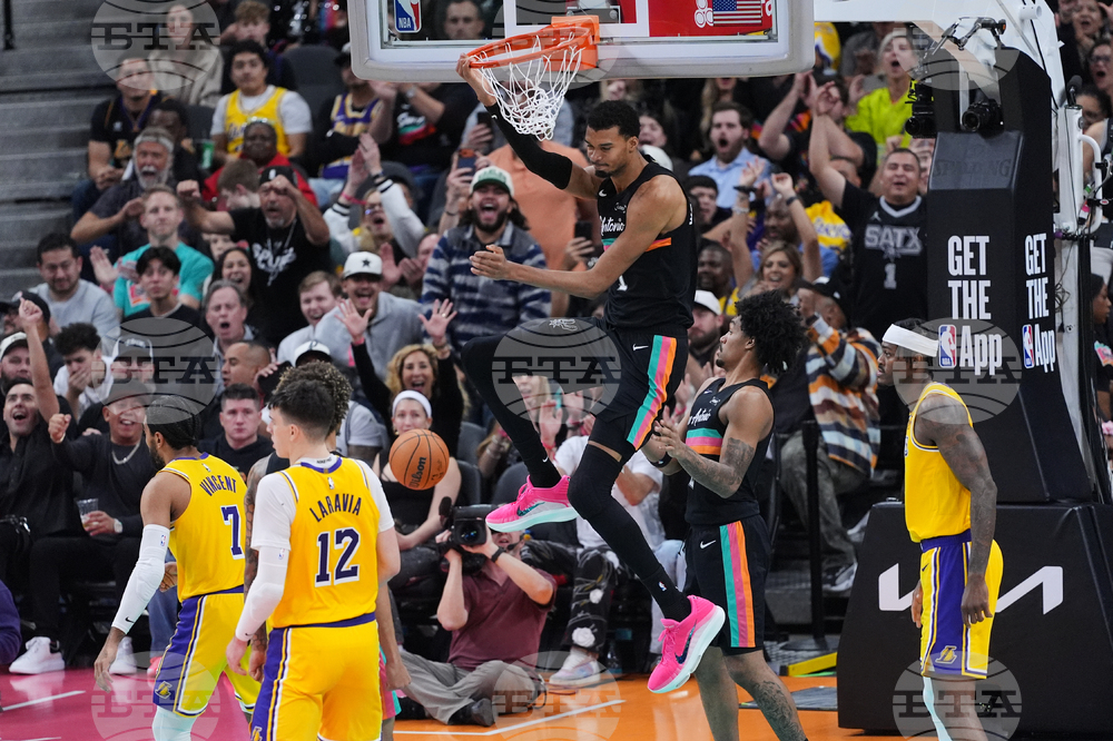 Lakers Spurs Basketball