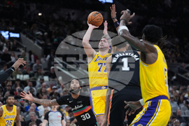Lakers Spurs Basketball