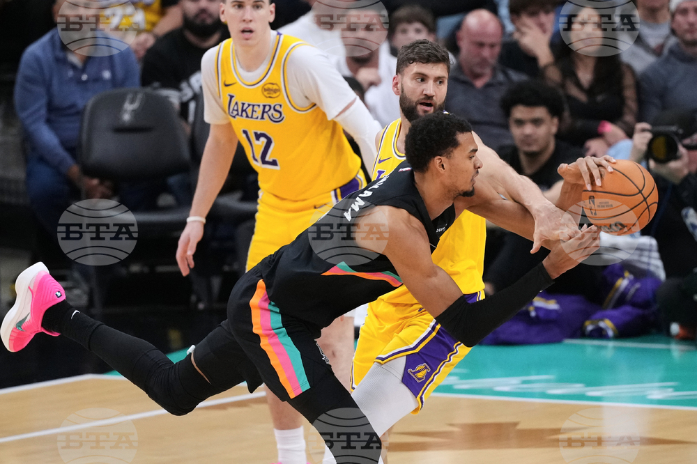 Lakers Spurs Basketball