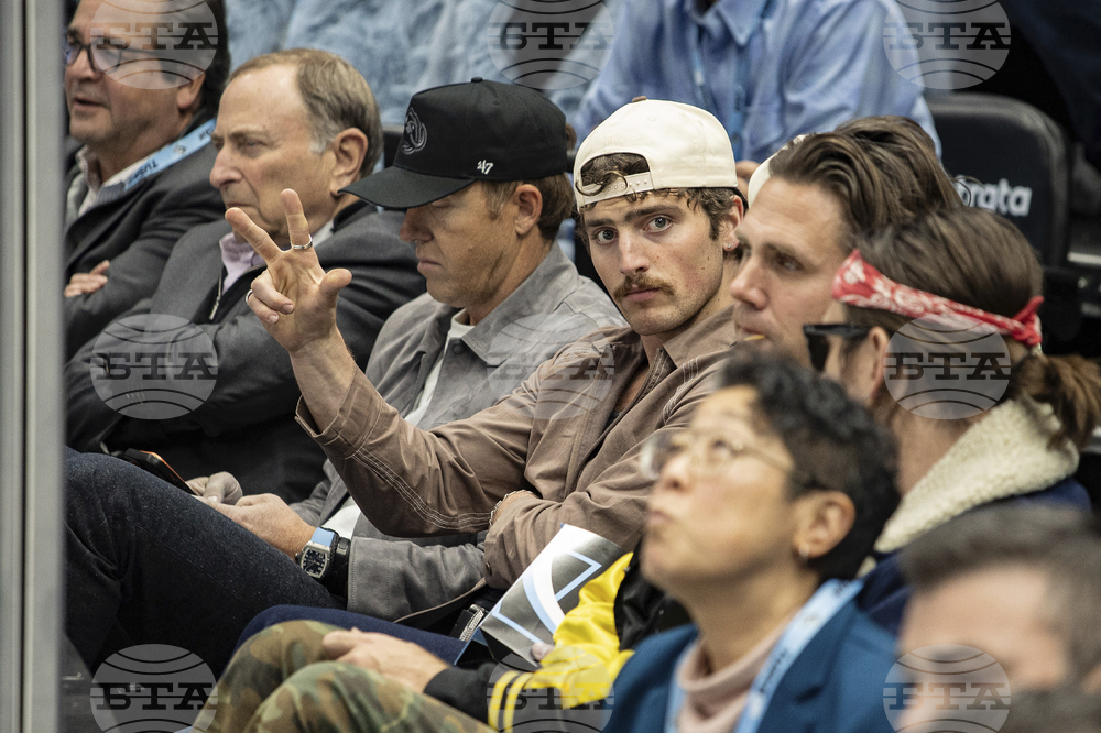 Senators Mammoth Hockey