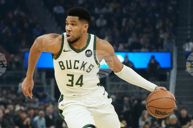 Баскетболистът Янис Адетокунбо е категоричен, че не желае да си тръгва от Милуоки Бъкс