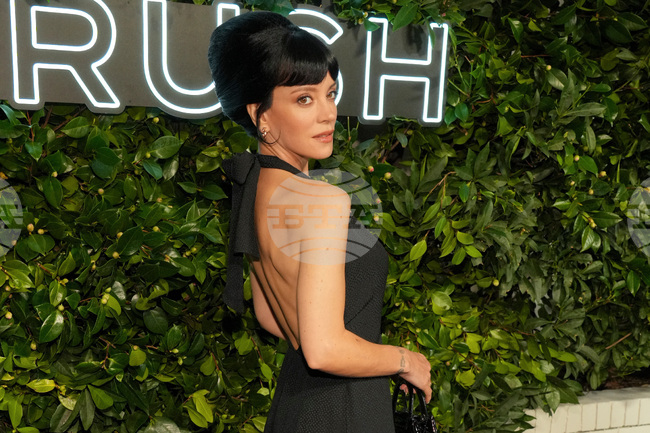 Лили Алън и Сам Фендър са сред носителите на наградите „Сребърен ключ" за 2026 година