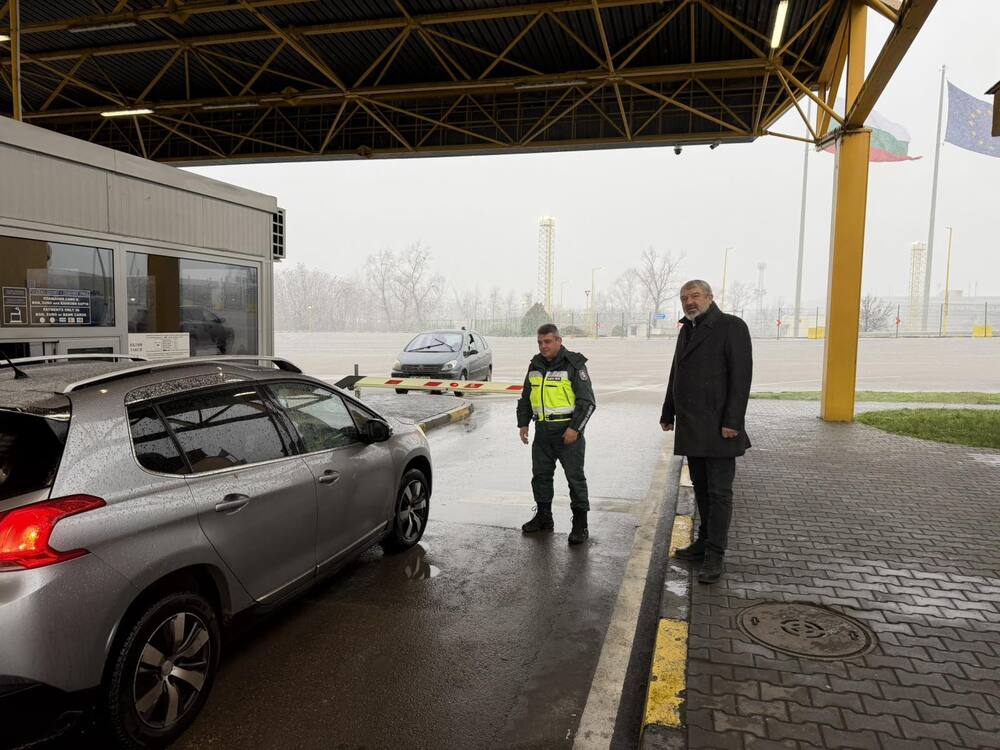 ОА Русе: Интензивен трафик на Дунав мост при Русе – Гюргево: От началото на годината от страната в посока Румъния са излезли над 27 500 автомобила