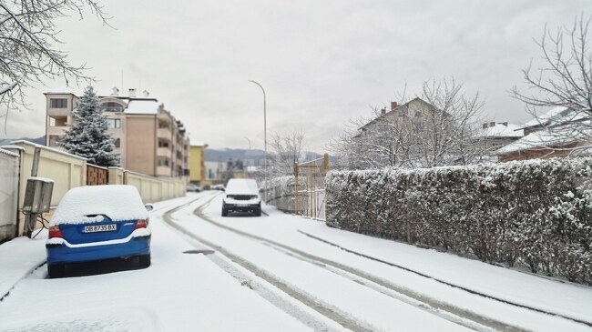 Пътната обстановка в община Троян е нормална при зимни условия, съобщи заместник-кметът инж. Николай Райковски за БТА
