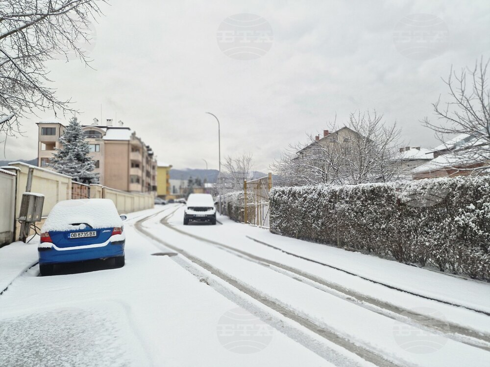 Пътната обстановка в община Троян е нормална при зимни условия, съобщи заместник-кметът инж. Николай Райковски за БТА