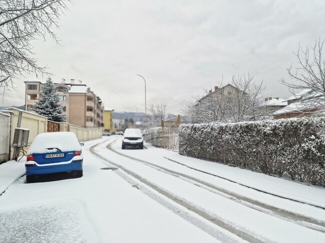 Пътната обстановка в община Троян е нормална при зимни условия, съобщи заместник-кметът инж. Николай Райковски за БТА