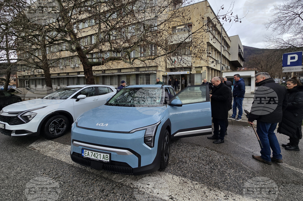 Сливен - автомобили - дарение - Областна дирекция на МВР