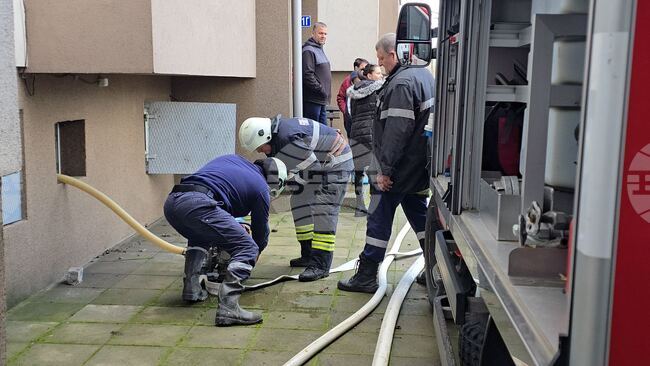 В пожарната са постъпили 14 сигнала за паднали дървета и наводнени помещения в страната 