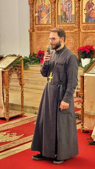 Енорийският свещеник към българската енория „Св. св. Кирил и Методий“ в Щутгарт, Германия, отец Райко Синев бе отличен с офикия „протойерей“