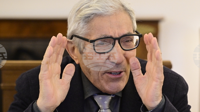 Писателят Буалем Сансал бе избран за член на Френската академия