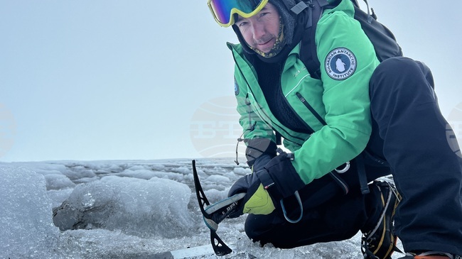 Работата на българската антарктическа база Св. Климент Охридски по време на 34-тата българска антарктическа експедиция е в разгара си