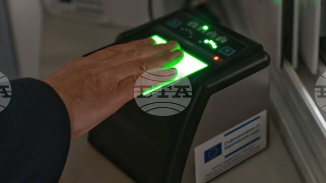 На месец ЕС засича средно по 100 души, които създават опасност за сигурността и се опитват да преминат външните граници