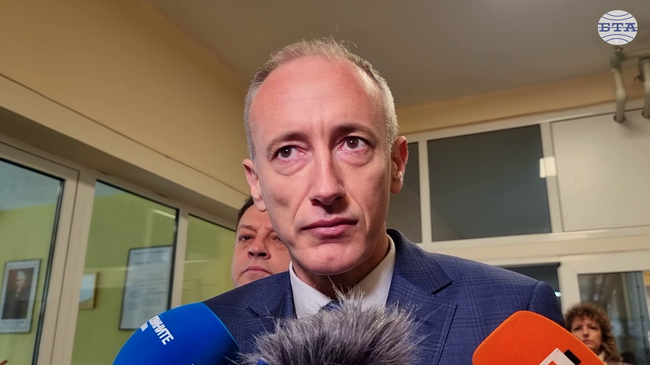 МОН подготвя отмяна на частта в националното външно оценяване след седми клас, включваща задачи от природните науки, каза Красимир Вълчев