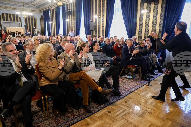 Mixed Public Support but Broad Institutional Backing as Bulgaria’s Eurozone Accession Takes Effect