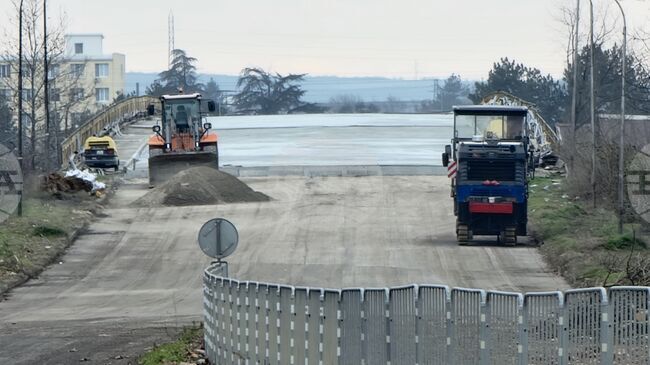 Ремонтът на надлеза при входа на Ямбол е удължен до 21 март, съобщиха от Областното пътно управление