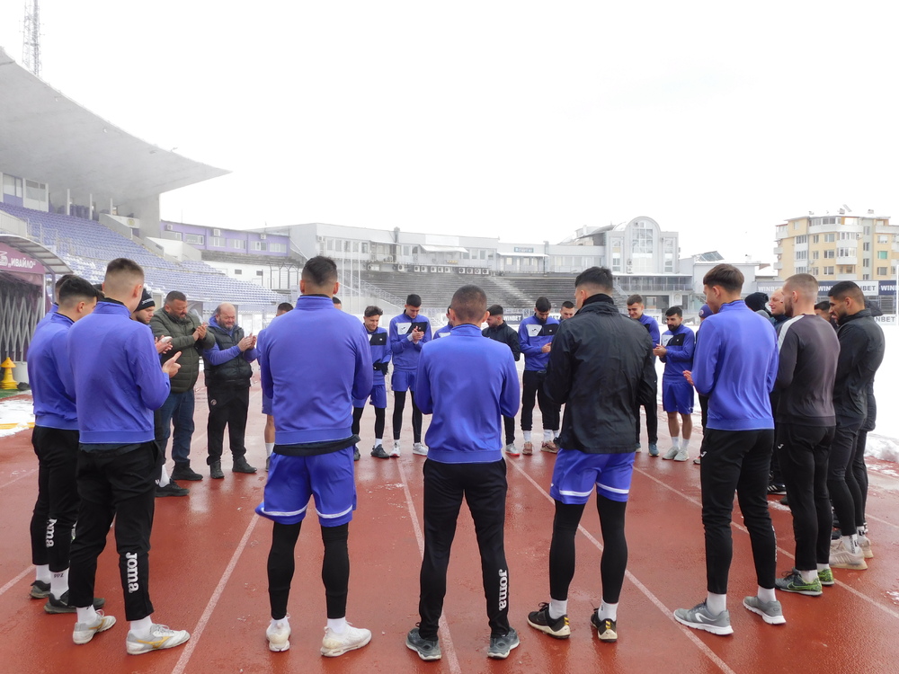 Етър започна подготовка с минута мълчание в памет на Димитър Пенев 