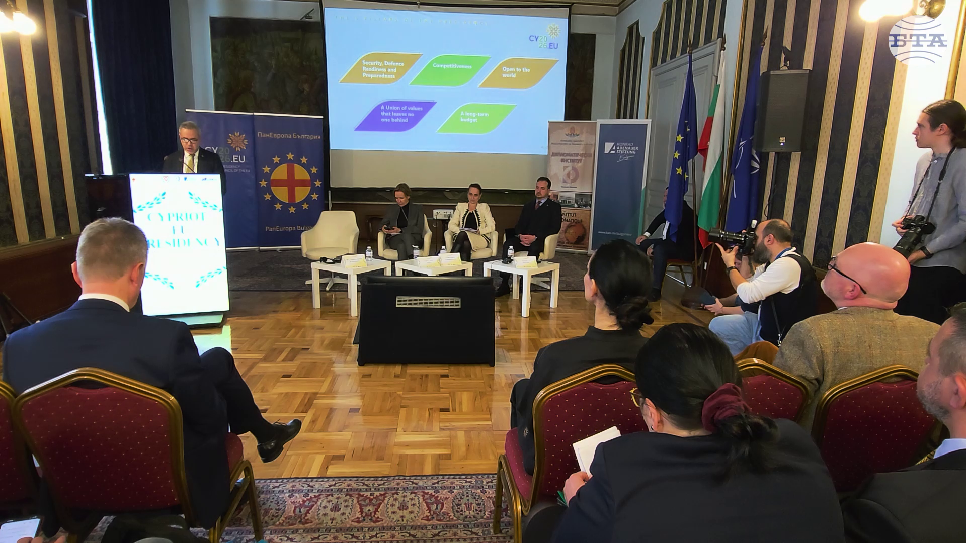 В центъра на кипърското председателство е развитието на автономен ЕС, способен да действа самостоятелно във всички сфери, заяви посланикът на Република Кипър