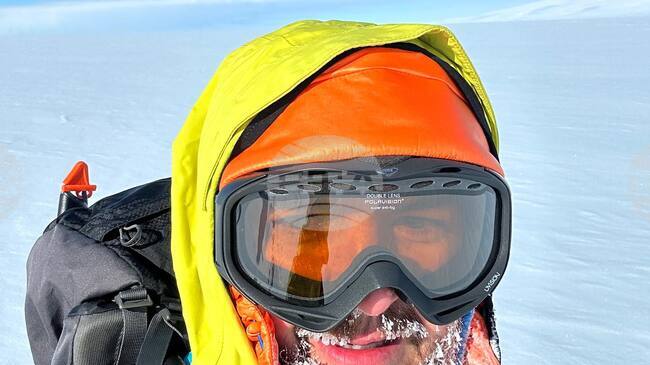 Аджерпрес: Румънският алпинист Адриан Ахрицкулесей изкачи най-високия връх на Антарктида