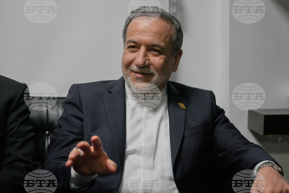 Ръководителят на иранската дипломация Абас Арагчи се срещна с оманския си колега в Маскат, съобщиха ирански медии