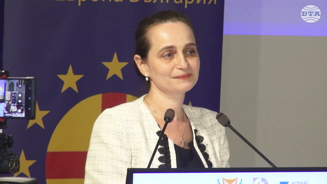 С присъединяването на България еврозоната става по-силна, заяви ръководителят на Представителството на ЕК в България