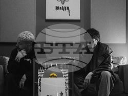 „Параклис“, вторият студиен албум на „Молец“, постигна платинен статус по продажби за по-малко от два месеца, снимка – Кeycom