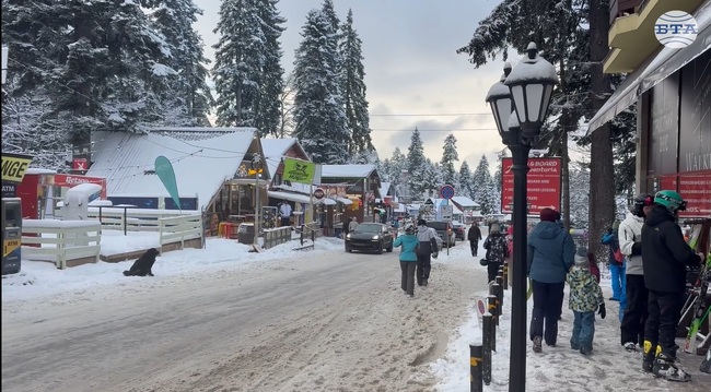 Служители на НАП проверяват търговски обекти в курортен комплекс Боровец 
