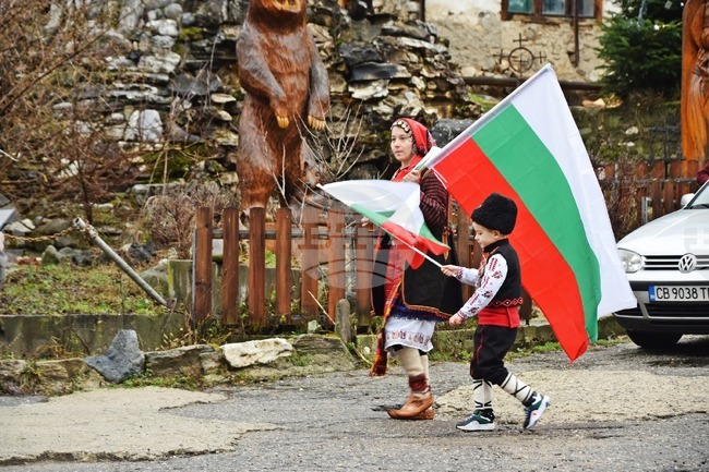 Бабинден беше отбелязан в санданското село Пирин