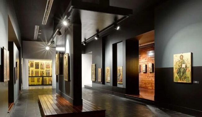 АТА: Музеят на средновековното изкуство в албанския град Корча е реставрирал 21 икони