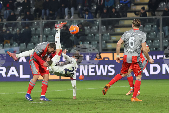 Кремонезе и Каляри завършиха наравно в мач от италианското футболно първенство